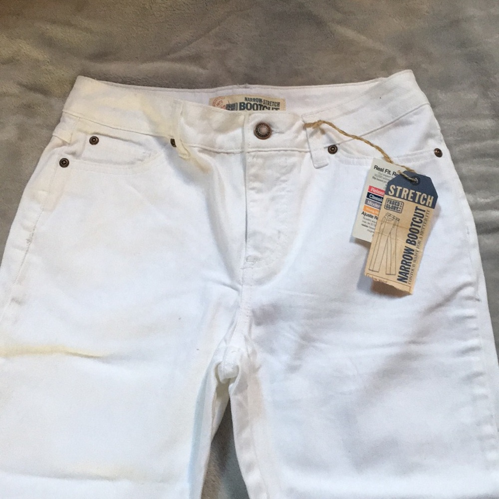 White Jeans, narrow stretch boot cut